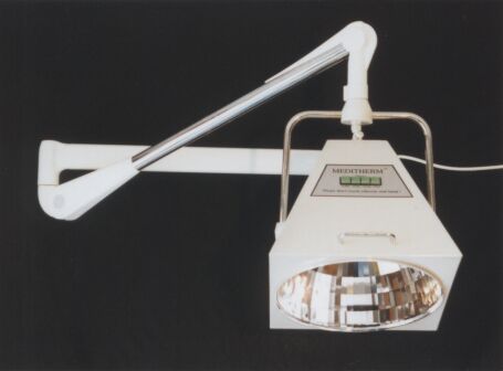 Wandausführung mit Schwenkarm